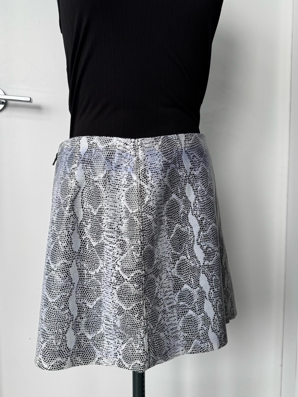 Alice + Olivia Black & White Snake-Print Leather Circle Skirt